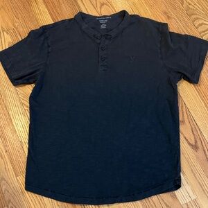 American Eagle Men's medium Short Sleeve Henley heathered black Shirt